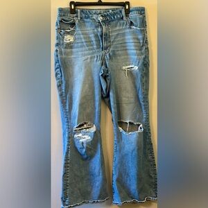 American Eagle Outfitters Light Blue Distressed Boyfriend Jeans